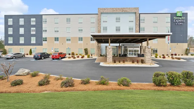 Holiday Inn Express & Suites Macon North by IHG