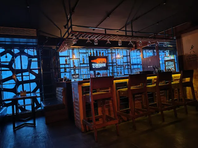 Tonique Bar & Restaurant