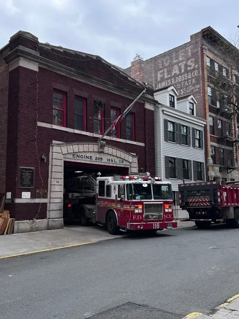 FDNY Engine 205/Ladder 118