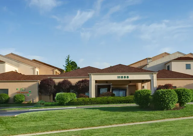 Courtyard by Marriott St. Louis Westport Plaza