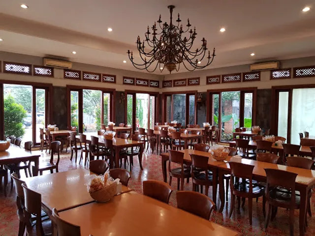 Ayam Goreng Ny.Suharti Cibubur