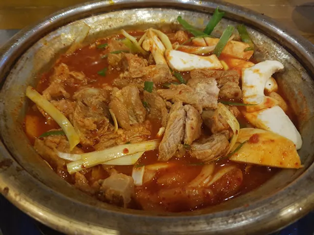 짚신매운갈비찜 천호점