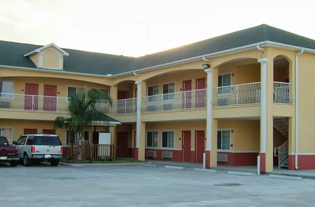 Symphony Inn & Suites