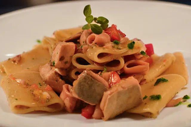 Sea Art Bar & Restaurant