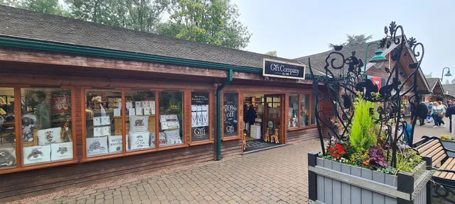 Trentham Shopping Village