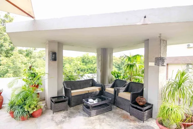 Thikana Delhi ( boutique bed and breakfast )