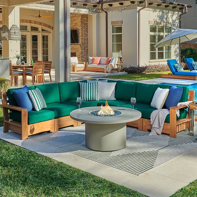 Fortunoff Backyard Store