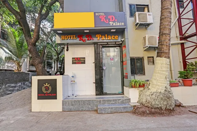 OYO Hotel K D Palace Near Chhatrapati Shivaji International Airport