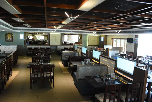 Shri Sangeethas (Chennai Bypass, Trichy) Veg. Restaurant | Sweets | Savouries