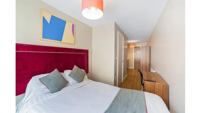 OYO Vincent Apartments