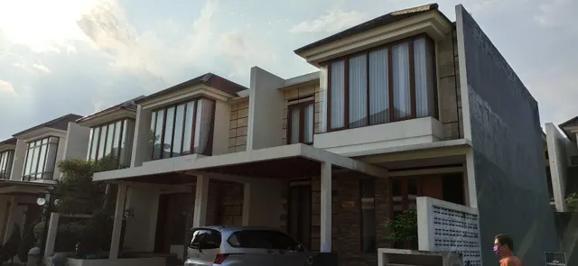 Padma Laguna Guest House