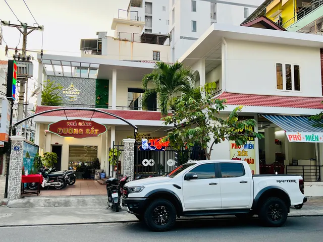 Nhà hàng Đường Sắt