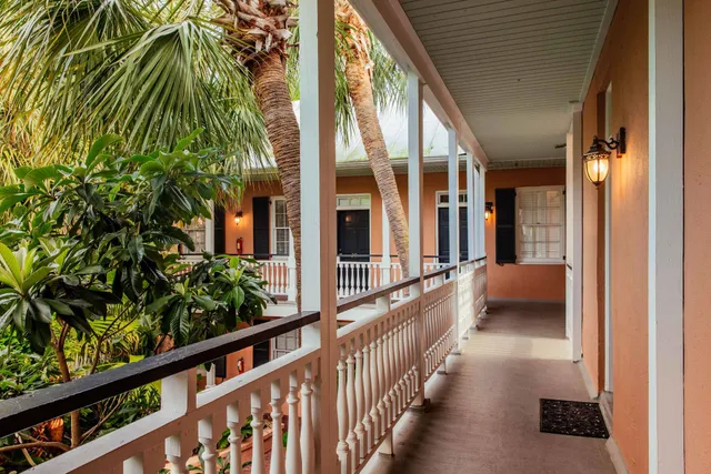 The Elliott House Inn