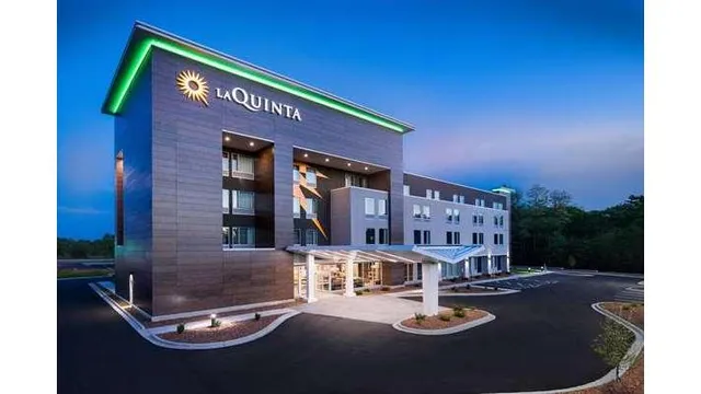 La Quinta Inn & Ste by Wyndham Wisconsin Dells- Lake Delton