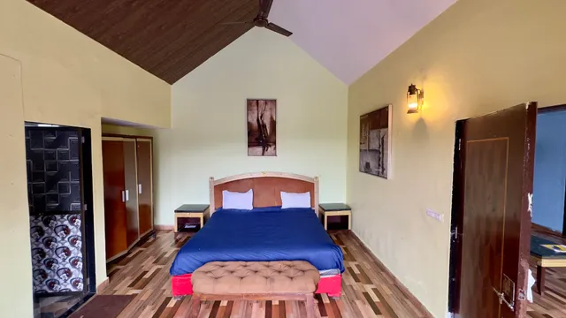 215, Royal Palms Villas