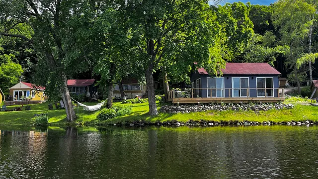 Lake Augusta Cabins