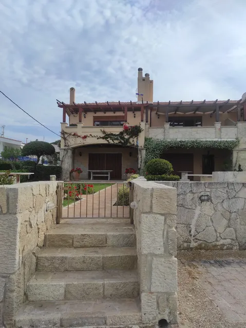 Sofi-Fellia Apartments