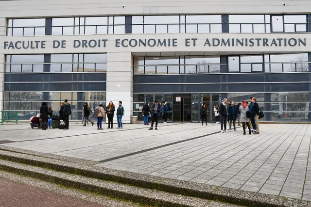 Faculté de droit, économie, administration