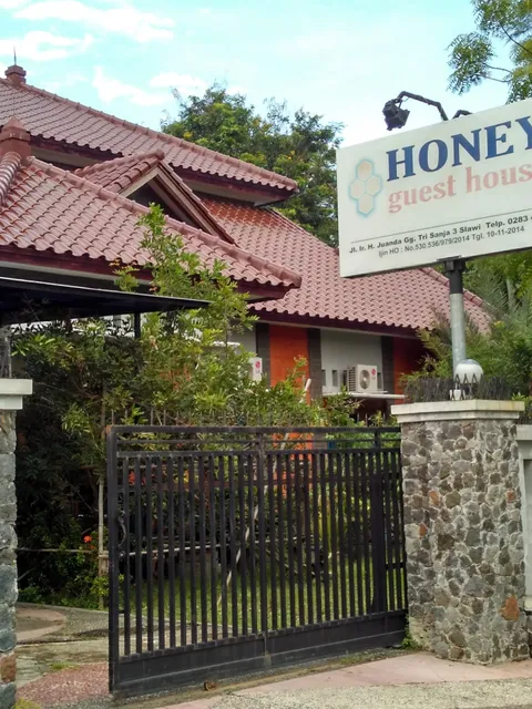 HONEY guesthouse Syariah