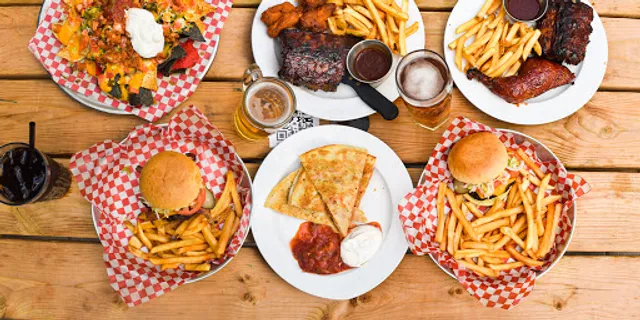 Chuck's Roadhouse Bar & Grill