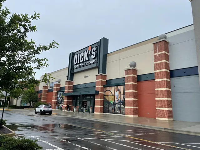 DICK'S Sporting Goods