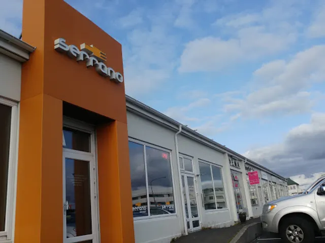 Serrano - Hafnarfjörður