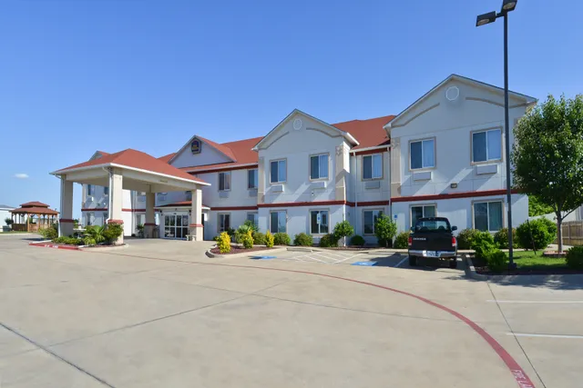 Best Western Limestone Inn & Suites