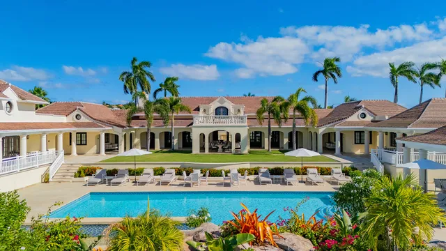 Trump Saint Martin | Château des Palmiers