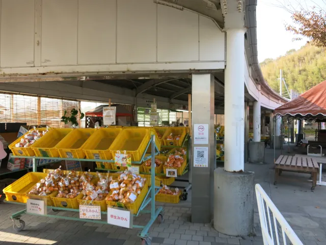 ふれあい市場 農水産物直売所（道の駅 多々羅しまなみ公園）
