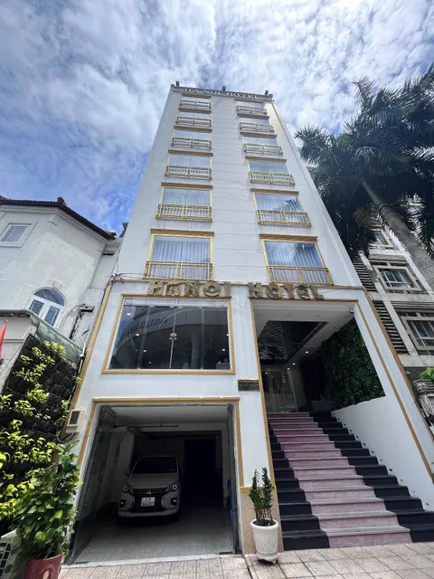 Ha Noi Hotel near Tan Son Nhat International Airport