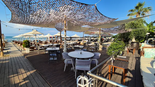 laluz Beach bar & Restaurant