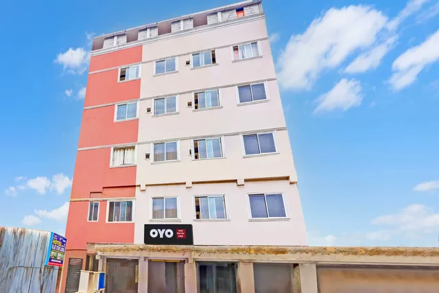 OYO HOTEL BLUE STAR LODGE