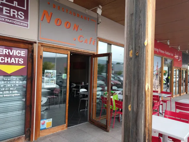 Noon Café
