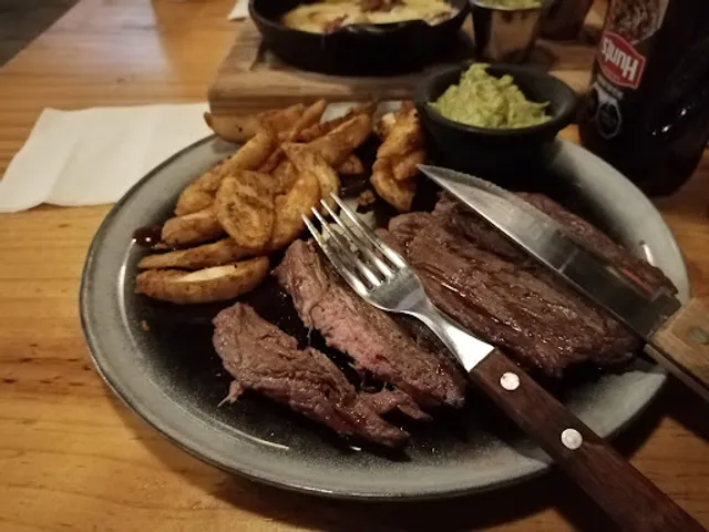 Los Cortes AFZ. Smoked Brisket, Steaks & Drinks