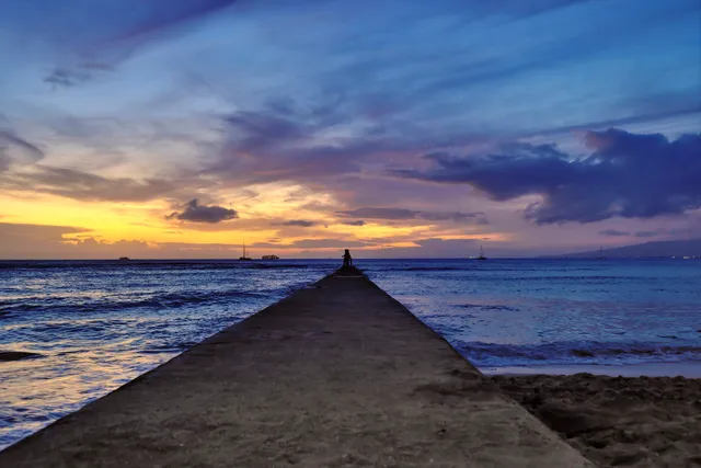 Queens Walkway Into The Ocean