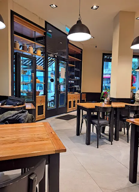 La Esquina Montes de Oca