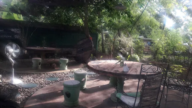 Orlando's Mama Pizza Garden