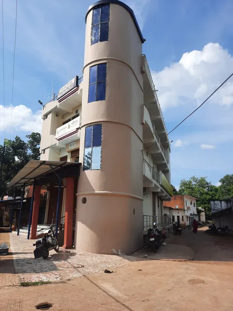 MATRI PITRA CHAAYA HOTEL & LODGE