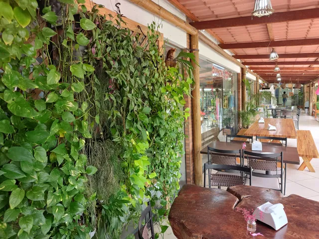 Quintal 101 Restaurante, Lanchonete e Floricultura