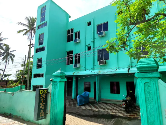 Goroomgo D2 Holiday Inn