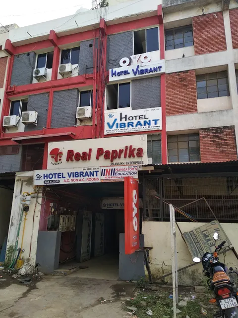 OYO 12147 Hotel Vibrant