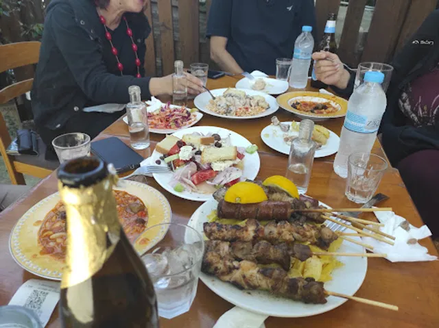 Καφε-Ψησταριά το Πωγώνι