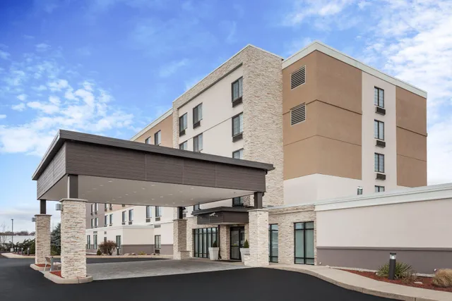 Holiday Inn Express & Suites Providence-Woonsocket by IHG