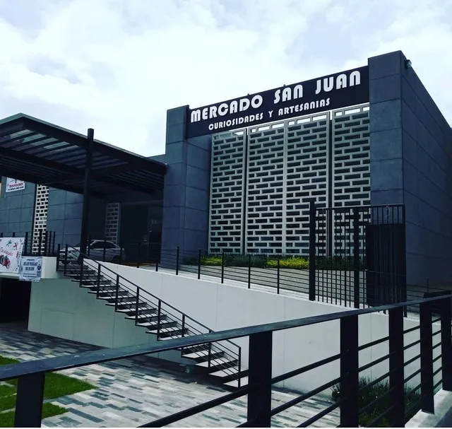 San Juan Crafts and Curiosities Market