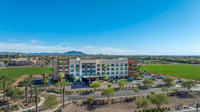 Holiday Inn Express & Suites Gilbert – Mesa Gateway Airport by IHG