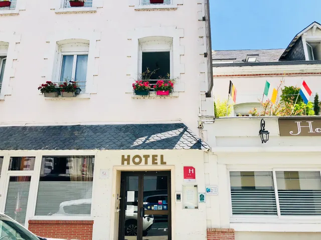 Logis Hôtel Louise de Savoie