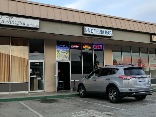 La Oficina Bar