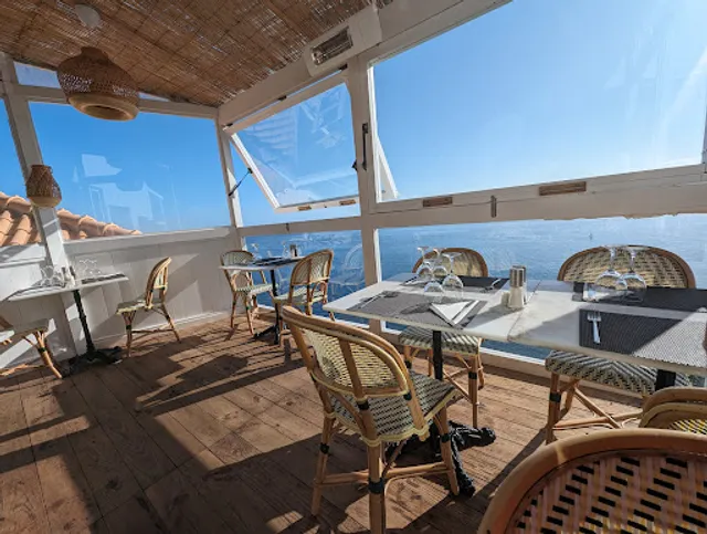 90° Bar | Grill | Restaurant