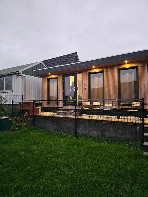 R&M BOUTIQUE AMSTERDAM