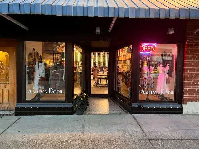 Ashley's Room Consignment Sumner